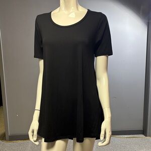 LuLaRoe Black Perfect Tee - Size S